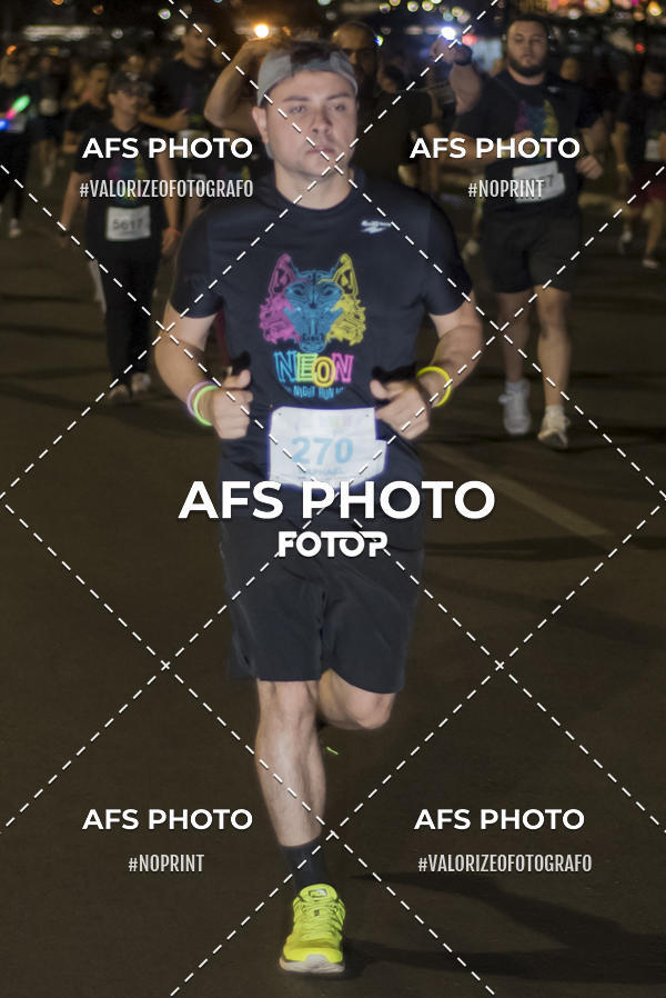 Buy your photos of the eventNeon Night Run 2019 - Brasilia on Fotop