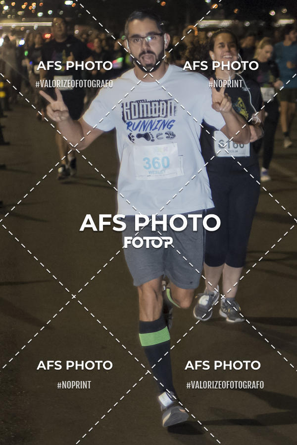 Buy your photos of the eventNeon Night Run 2019 - Brasilia on Fotop