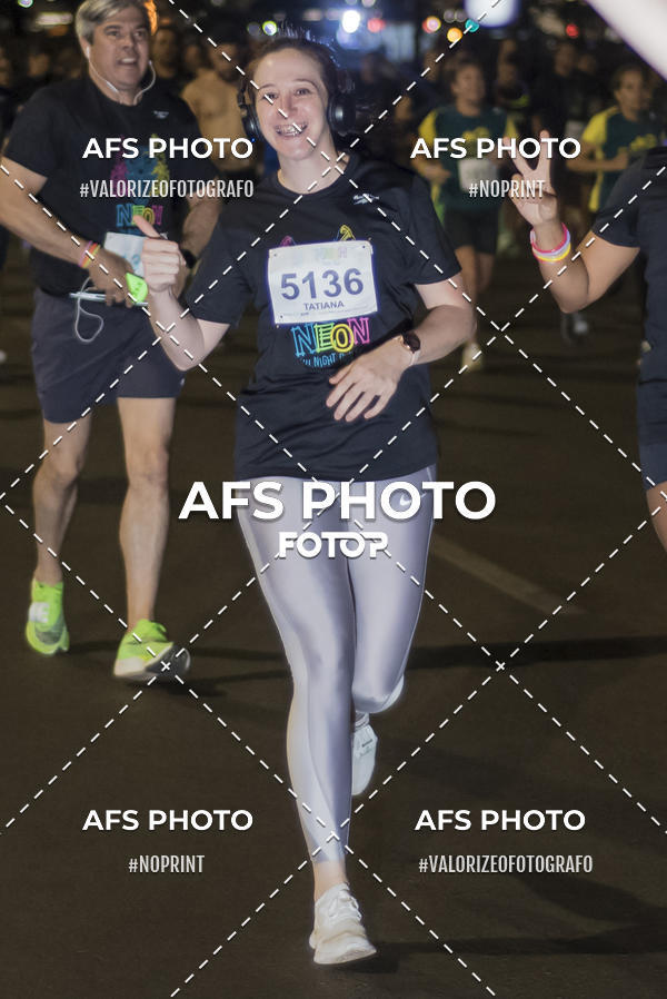 Buy your photos of the eventNeon Night Run 2019 - Brasilia on Fotop