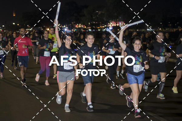 Buy your photos of the eventNeon Night Run 2019 - Brasilia on Fotop