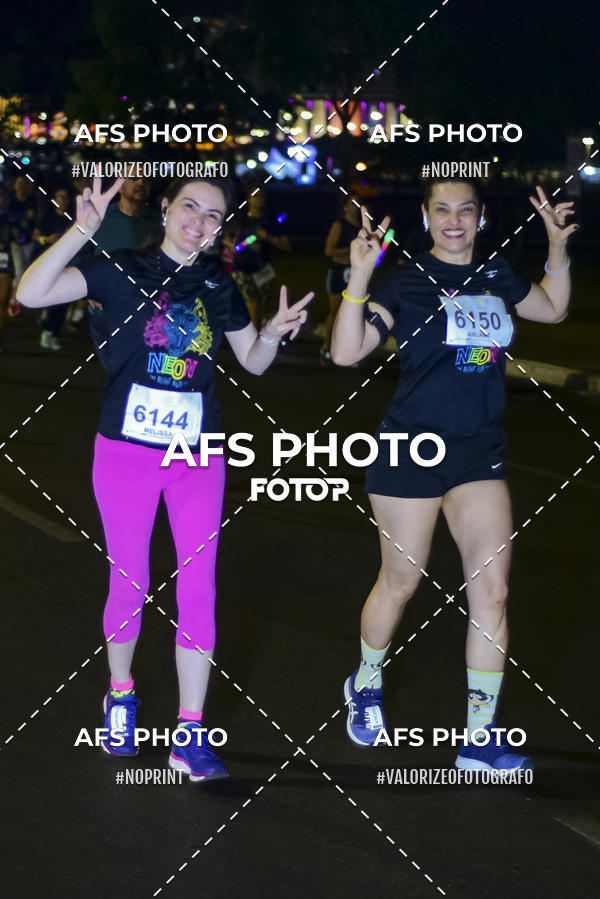 Buy your photos of the eventNeon Night Run 2019 - Brasilia on Fotop