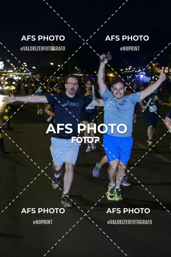 Buy your photos of the eventNeon Night Run 2019 - Brasilia on Fotop