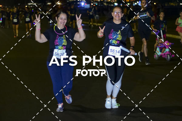 Buy your photos of the eventNeon Night Run 2019 - Brasilia on Fotop