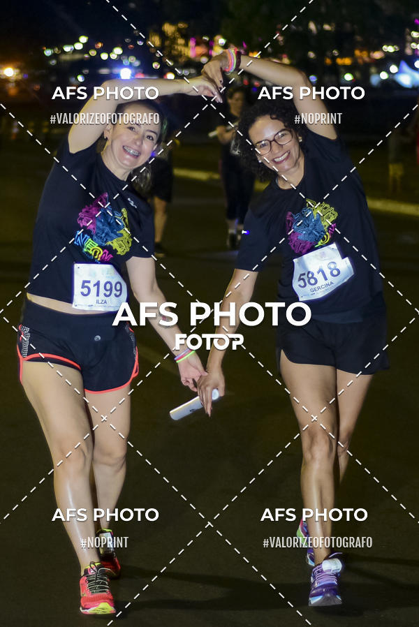 Buy your photos of the eventNeon Night Run 2019 - Brasilia on Fotop