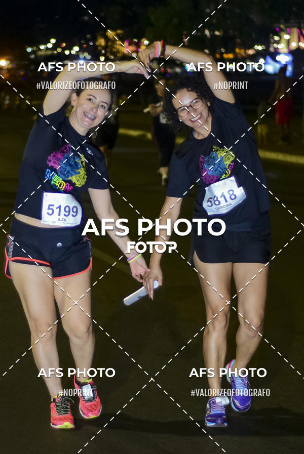 Buy your photos of the eventNeon Night Run 2019 - Brasilia on Fotop