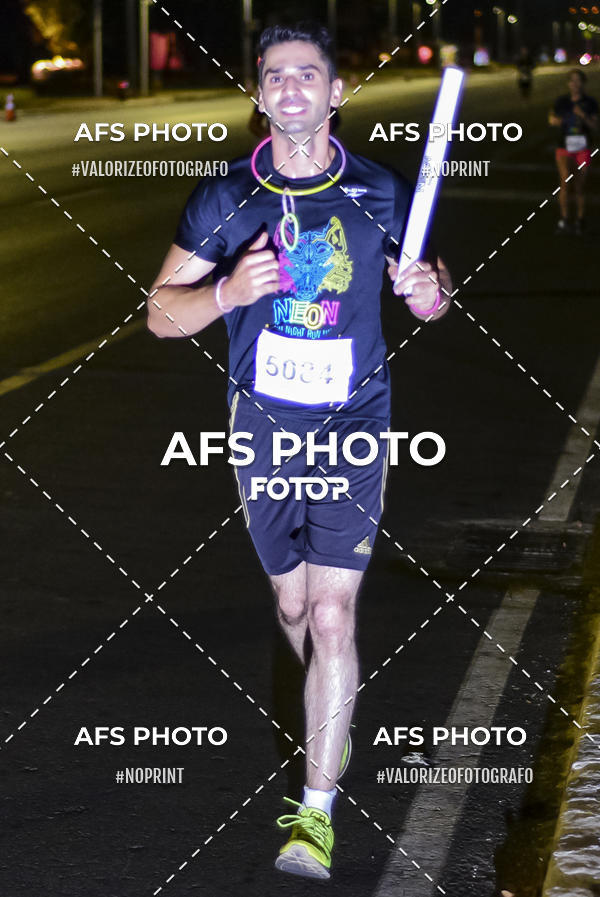 Buy your photos of the eventNeon Night Run 2019 - Brasilia on Fotop