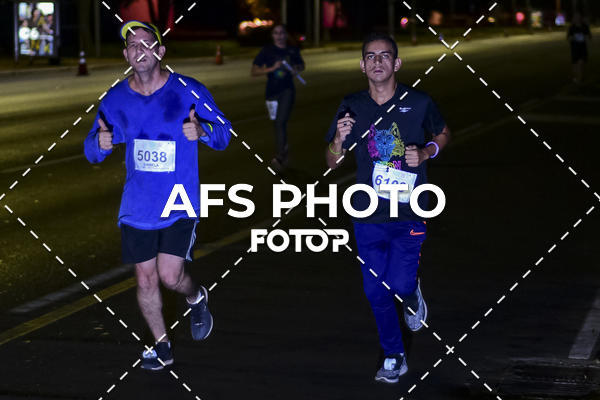 Buy your photos of the eventNeon Night Run 2019 - Brasilia on Fotop