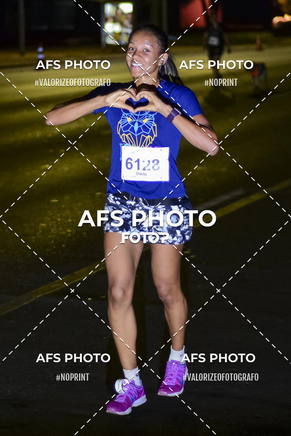 Buy your photos of the eventNeon Night Run 2019 - Brasilia on Fotop