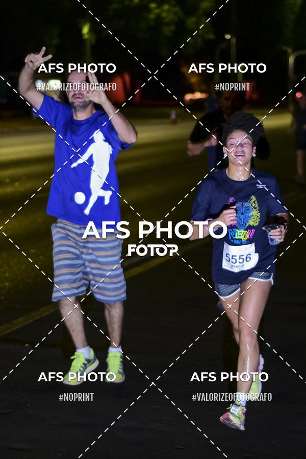 Buy your photos of the eventNeon Night Run 2019 - Brasilia on Fotop