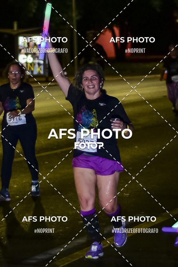 Buy your photos of the eventNeon Night Run 2019 - Brasilia on Fotop