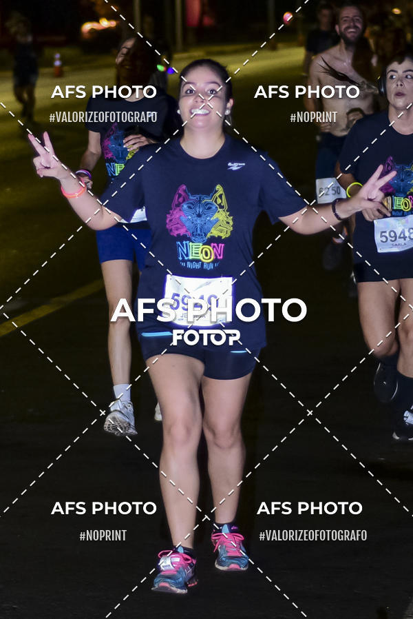 Buy your photos of the eventNeon Night Run 2019 - Brasilia on Fotop