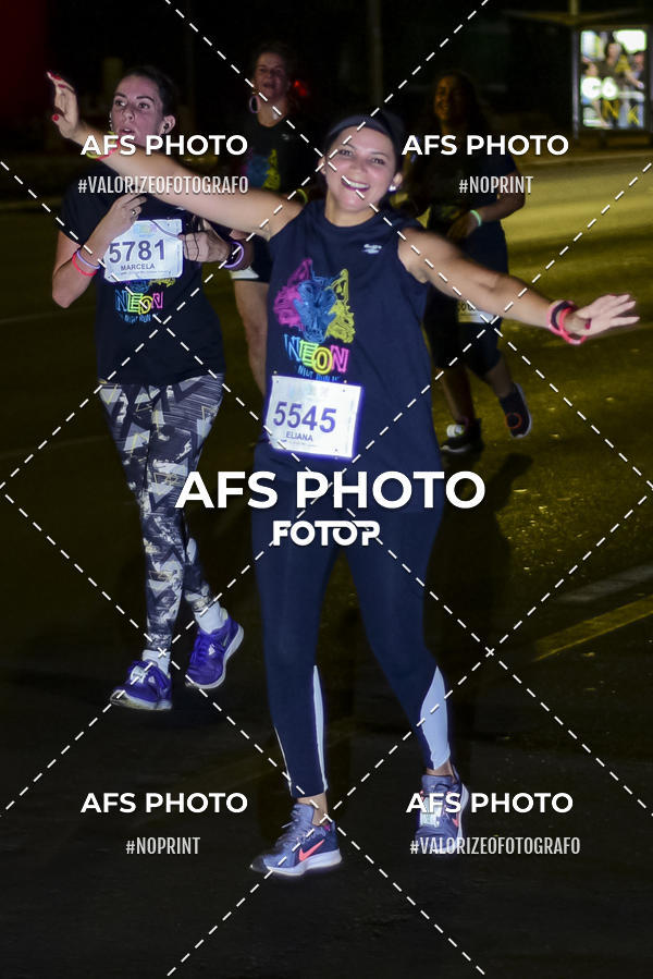Buy your photos of the eventNeon Night Run 2019 - Brasilia on Fotop