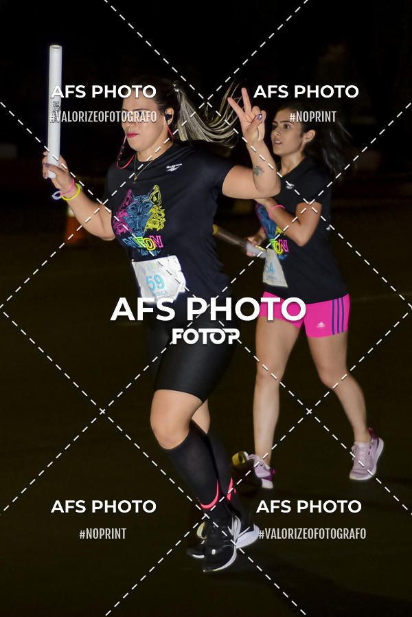 Buy your photos of the eventNeon Night Run 2019 - Brasilia on Fotop