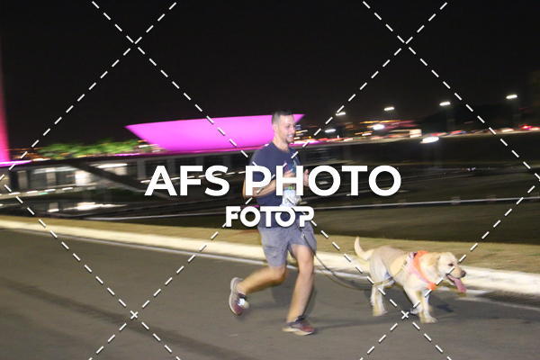 Buy your photos of the eventNeon Night Run 2019 - Brasilia on Fotop