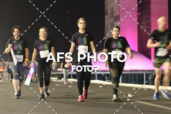 Buy your photos of the eventNeon Night Run 2019 - Brasilia on Fotop