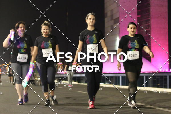 Buy your photos of the eventNeon Night Run 2019 - Brasilia on Fotop