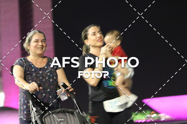 Buy your photos of the eventNeon Night Run 2019 - Brasilia on Fotop