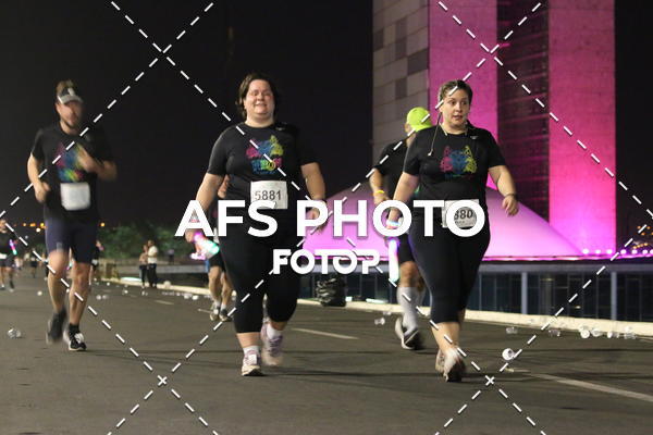 Buy your photos of the eventNeon Night Run 2019 - Brasilia on Fotop