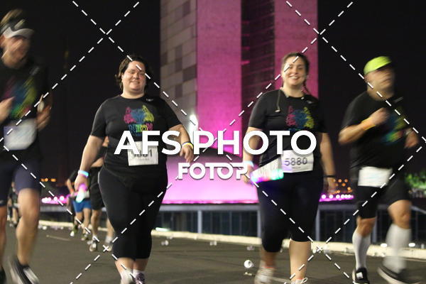 Buy your photos of the eventNeon Night Run 2019 - Brasilia on Fotop