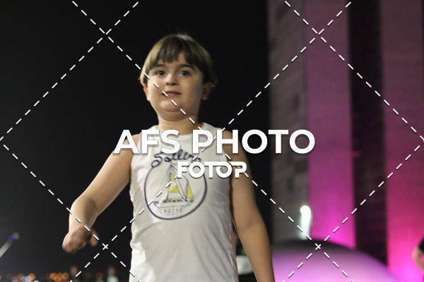 Buy your photos of the eventNeon Night Run 2019 - Brasilia on Fotop