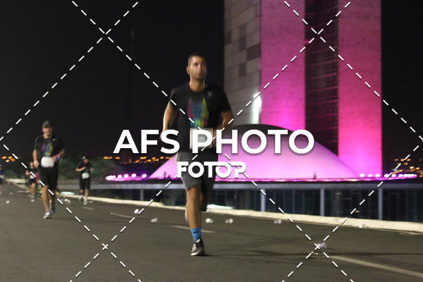 Buy your photos of the eventNeon Night Run 2019 - Brasilia on Fotop