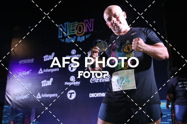 Buy your photos of the eventNeon Night Run 2019 - Brasilia on Fotop