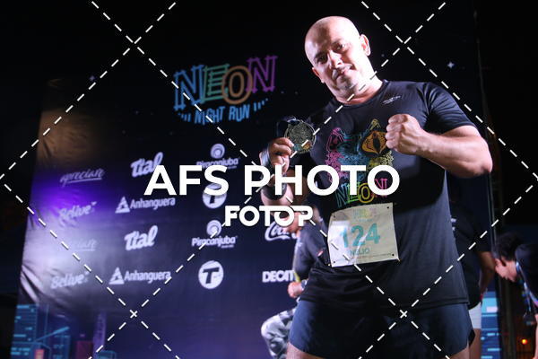 Buy your photos of the eventNeon Night Run 2019 - Brasilia on Fotop