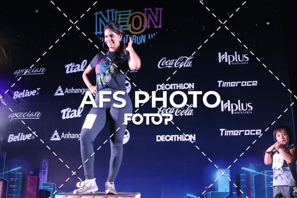 Buy your photos of the eventNeon Night Run 2019 - Brasilia on Fotop