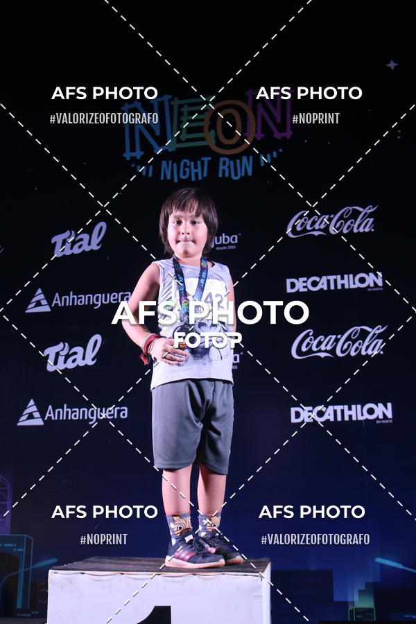 Buy your photos of the eventNeon Night Run 2019 - Brasilia on Fotop