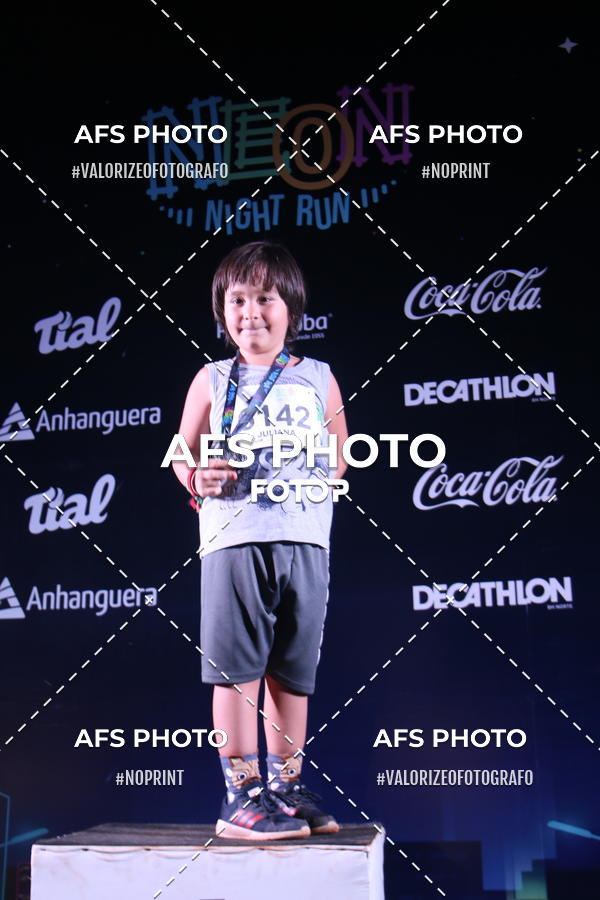 Buy your photos of the eventNeon Night Run 2019 - Brasilia on Fotop