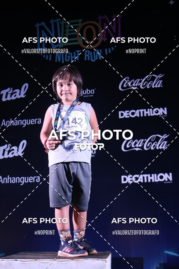 Buy your photos of the eventNeon Night Run 2019 - Brasilia on Fotop