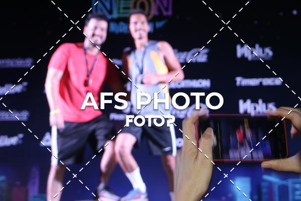 Buy your photos of the eventNeon Night Run 2019 - Brasilia on Fotop