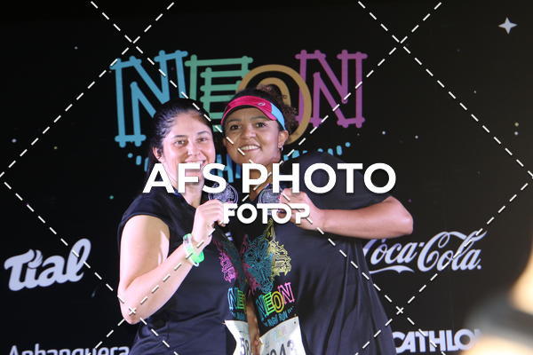 Buy your photos of the eventNeon Night Run 2019 - Brasilia on Fotop