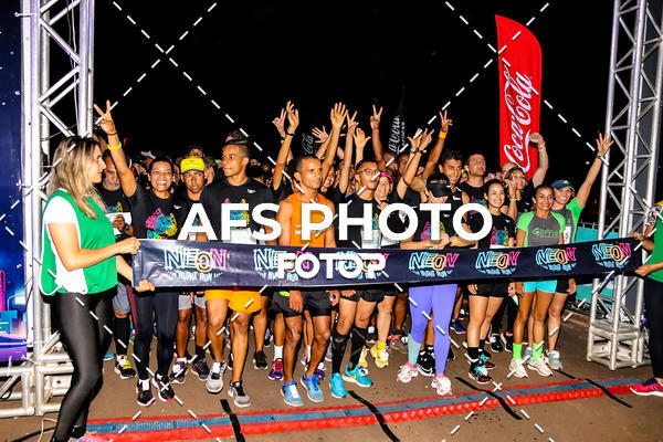Buy your photos of the eventNeon Night Run 2019 - Brasilia on Fotop