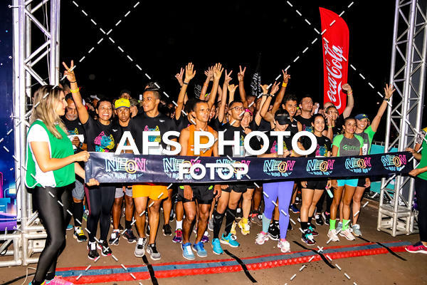Buy your photos of the eventNeon Night Run 2019 - Brasilia on Fotop