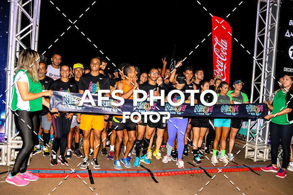 Buy your photos of the eventNeon Night Run 2019 - Brasilia on Fotop