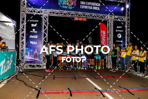 Buy your photos of the eventNeon Night Run 2019 - Brasilia on Fotop