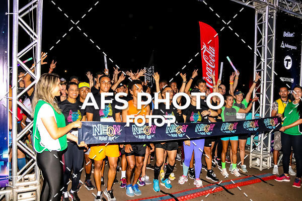 Buy your photos of the eventNeon Night Run 2019 - Brasilia on Fotop