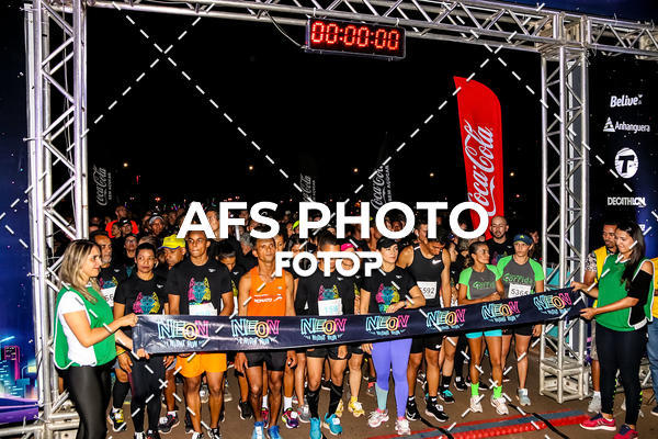 Buy your photos of the eventNeon Night Run 2019 - Brasilia on Fotop