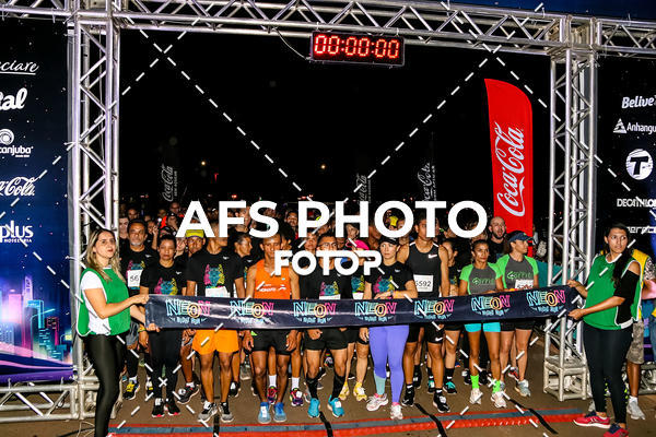 Buy your photos of the eventNeon Night Run 2019 - Brasilia on Fotop