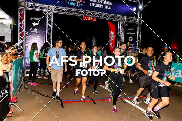 Buy your photos of the eventNeon Night Run 2019 - Brasilia on Fotop