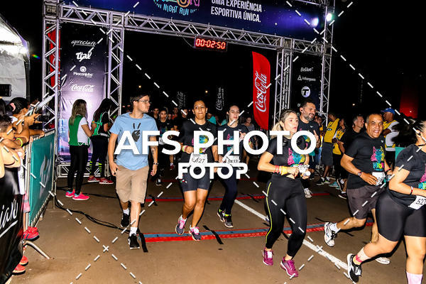 Buy your photos of the eventNeon Night Run 2019 - Brasilia on Fotop