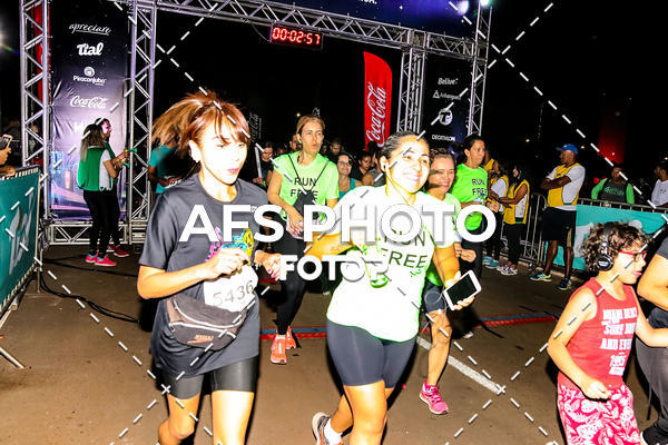 Buy your photos of the eventNeon Night Run 2019 - Brasilia on Fotop