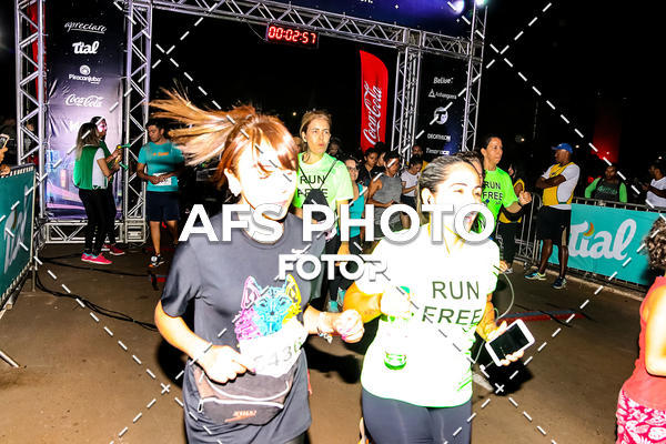 Buy your photos of the eventNeon Night Run 2019 - Brasilia on Fotop