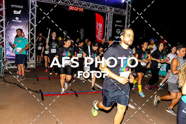 Buy your photos of the eventNeon Night Run 2019 - Brasilia on Fotop