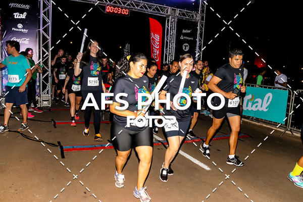 Buy your photos of the eventNeon Night Run 2019 - Brasilia on Fotop