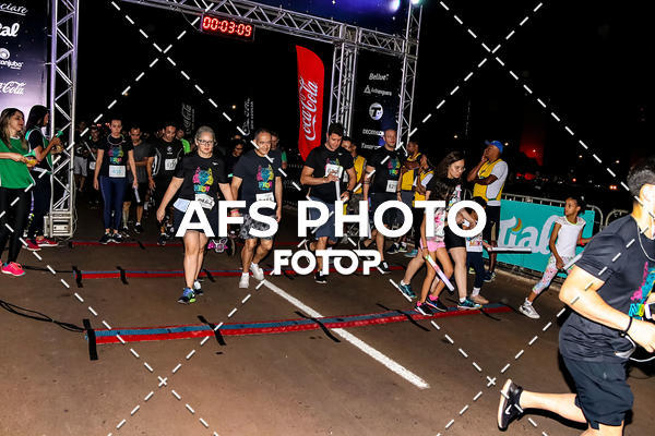 Buy your photos of the eventNeon Night Run 2019 - Brasilia on Fotop