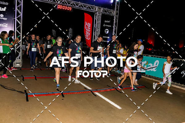 Buy your photos of the eventNeon Night Run 2019 - Brasilia on Fotop