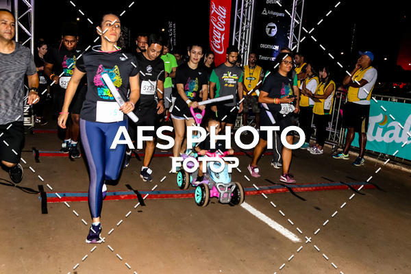 Buy your photos of the eventNeon Night Run 2019 - Brasilia on Fotop