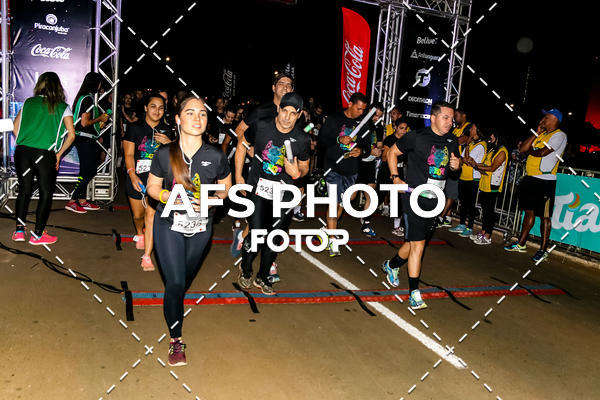 Buy your photos of the eventNeon Night Run 2019 - Brasilia on Fotop